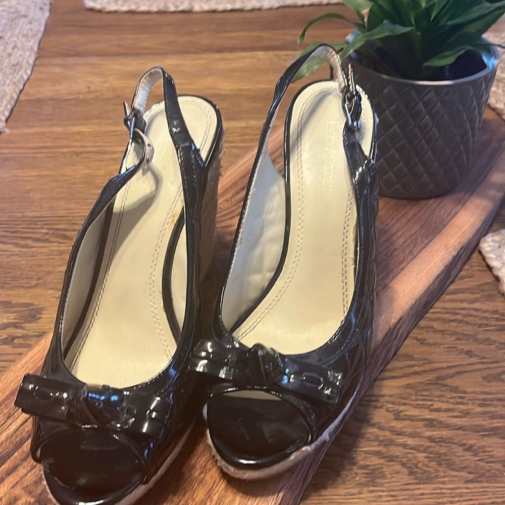Enzo Angiolini, black patent leather stitched quilted size 8 1/2 wedge bow